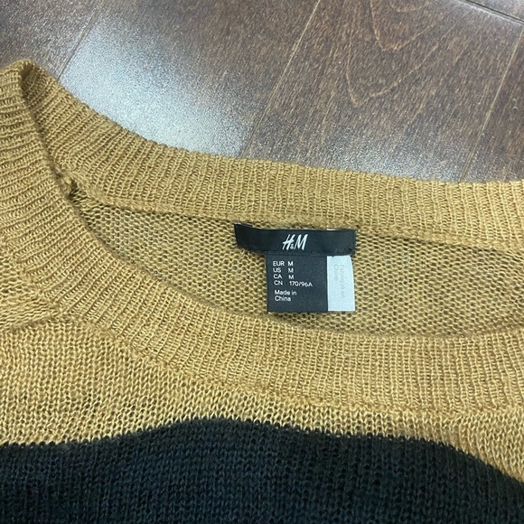 lightweight knit sweater - Picture 3 of 4